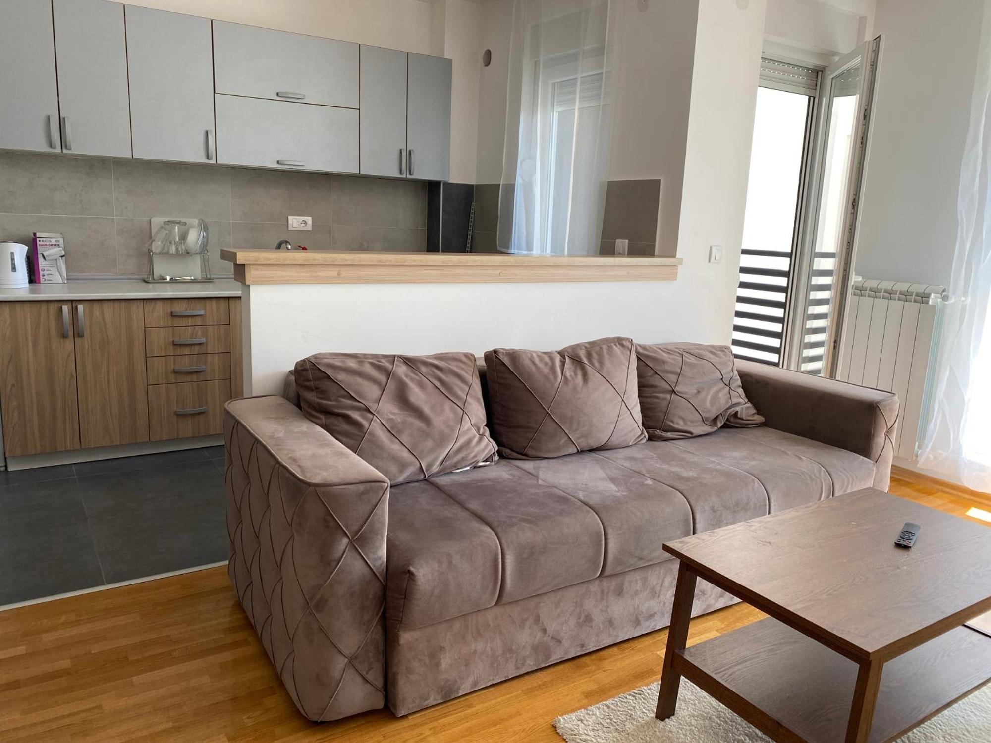 Cool Apartments With Free Parking Čačak Eksteriør bilde